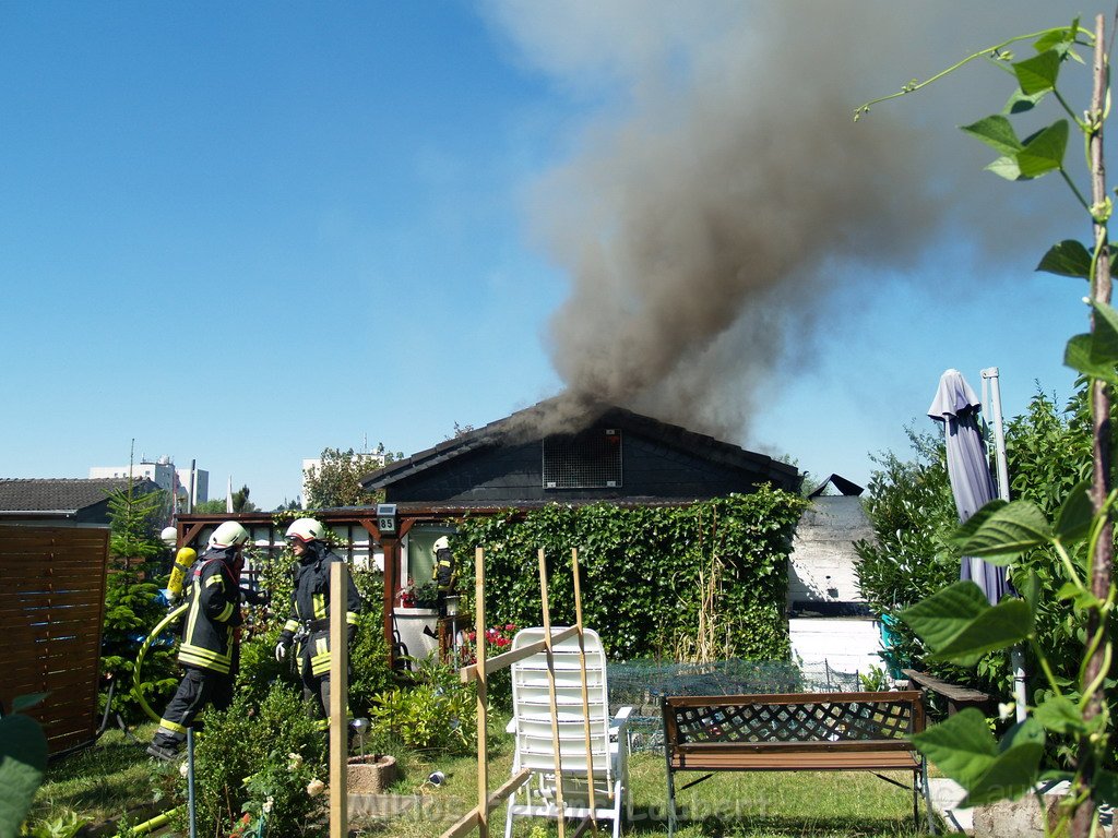 Gartenlaube in Vollbrand Koeln Poll Im Gremberger Waeldchen P097.JPG